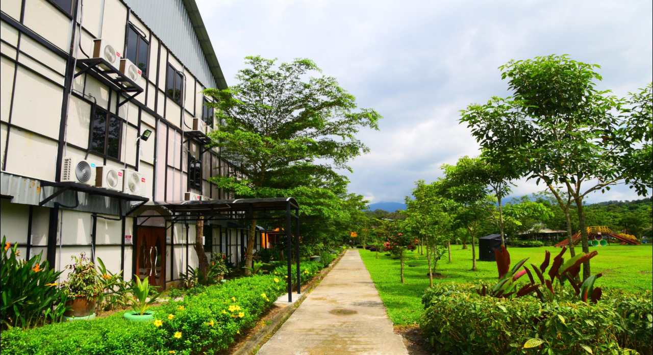 accom-slide